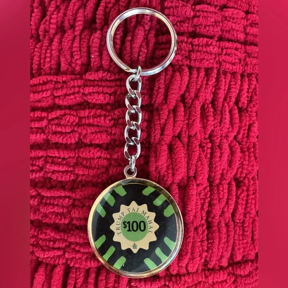 Vintage Donald J. Trump Taj Mahal $100 Atlantic City Casino Chip Keychain
